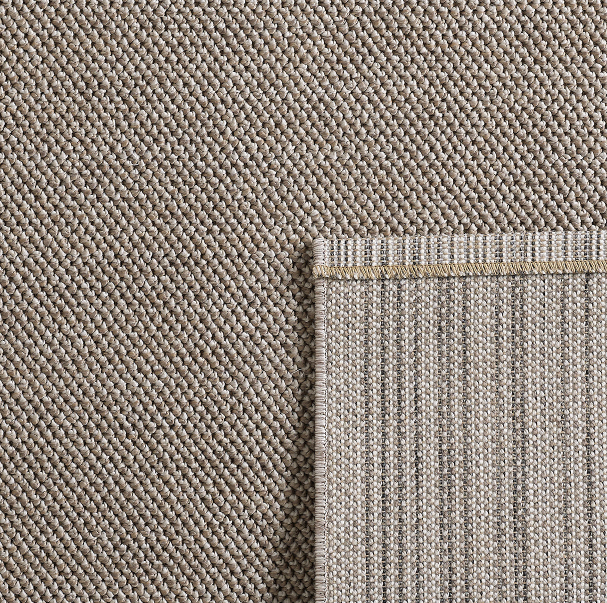 Eliz 4300 Brown – Modern solid-color rug for peace & harmony