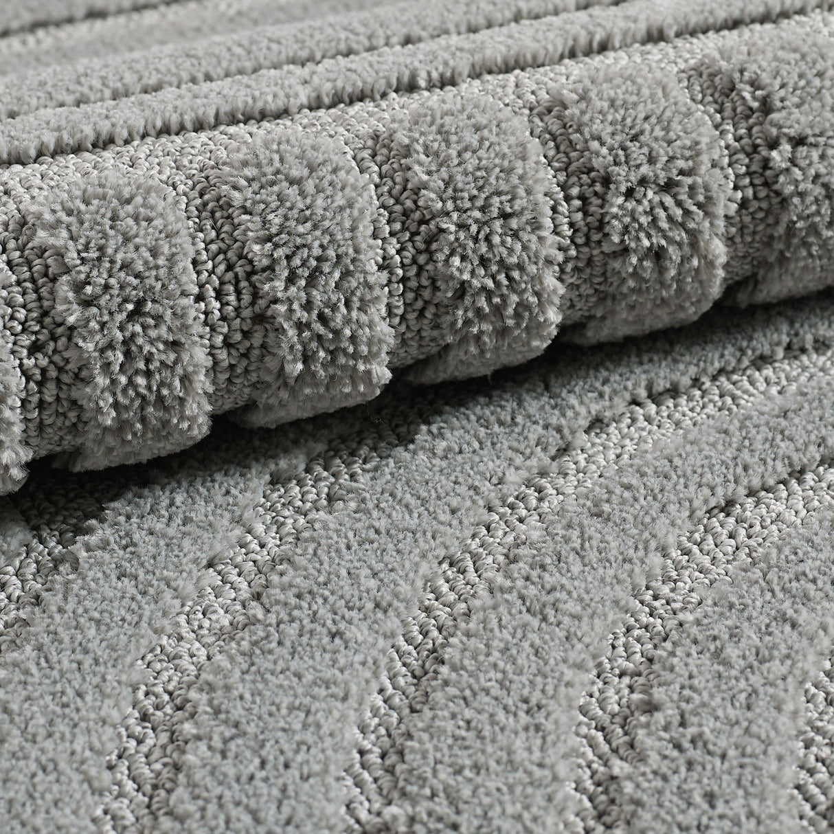 Pera 1121 Silber – Eleganter Uni Teppich mit ruhiger Ausstrahlung