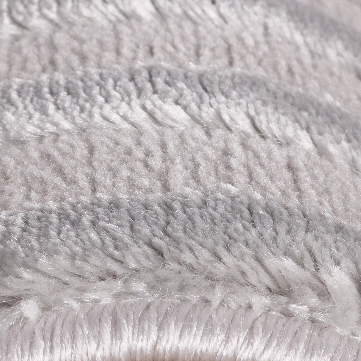 Bellino 1114 Silber – 3D Effekt Teppich mit moderner Struktur