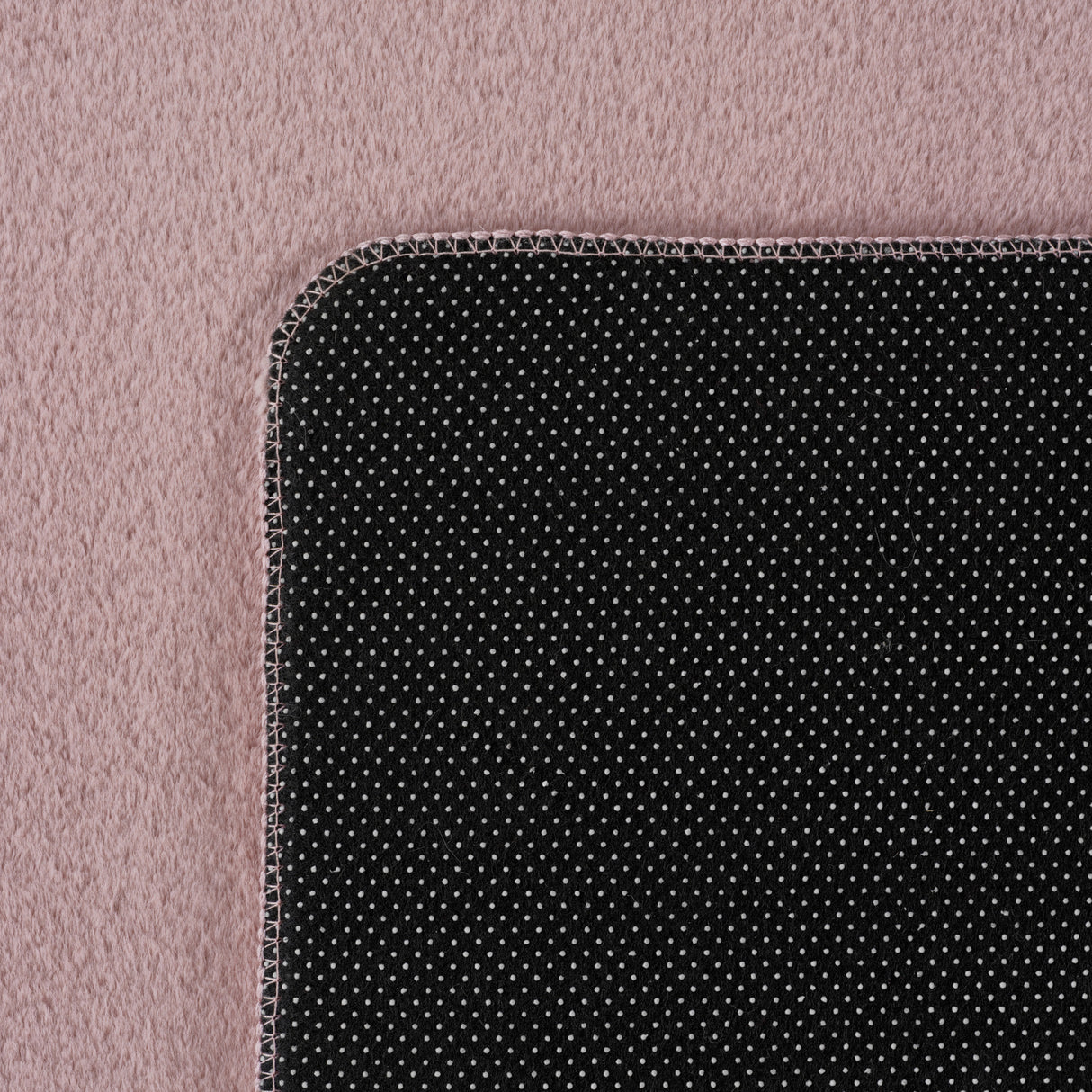 Nora 1400 Rosa – Moderner Uni Teppich mit rutschfester Filz-Rückseite