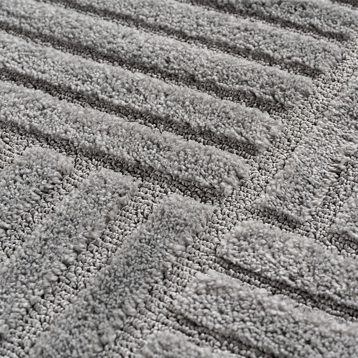 Pera 1123 Silber – Eleganter Uni Teppich mit ruhiger Ausstrahlung