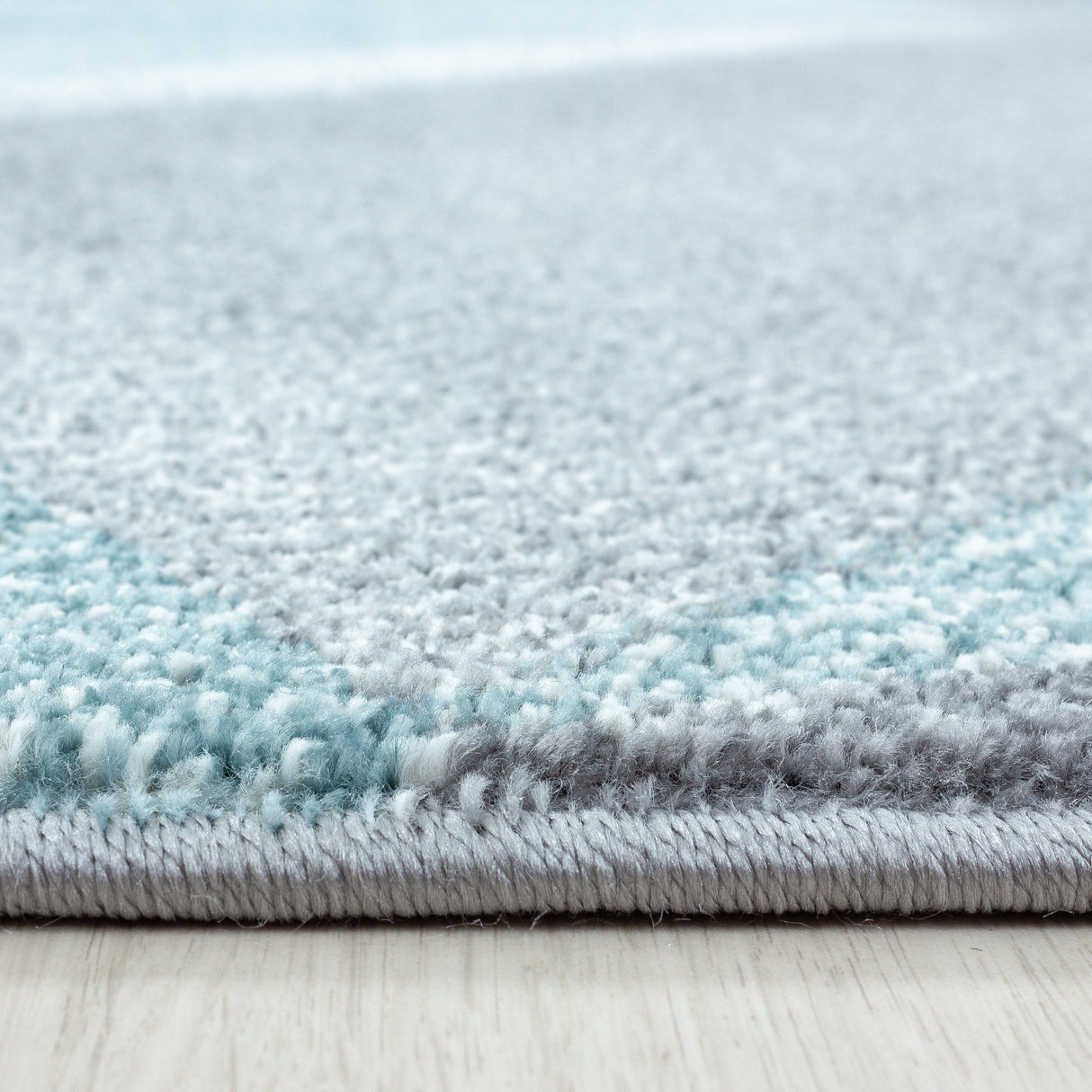 Alfa 1130 Blau – Moderner Uni Teppich mit zeitlosem Design