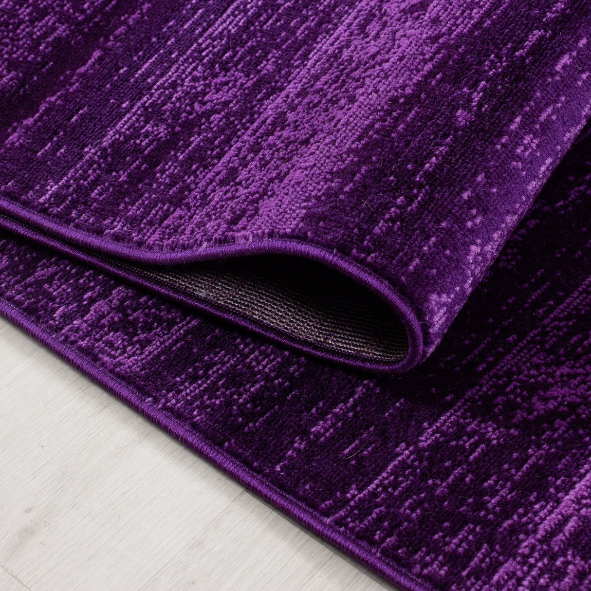 Nour 8000 Violett – Moderner Uni Teppich mit zeitlosem Design