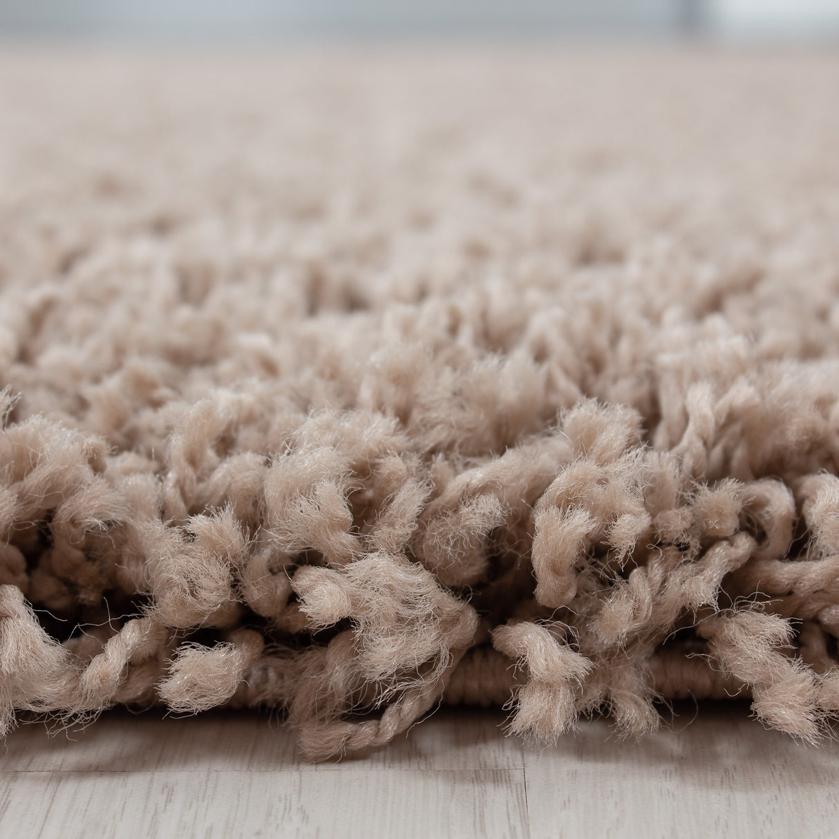 Dama 1500 Beige – Hochflor Shaggy Teppich für luxuriösen Wohnkomfort