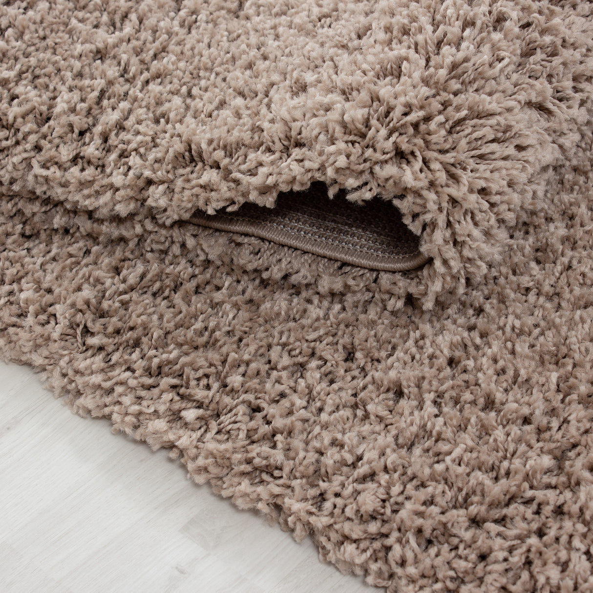 Dama 1500 Beige – Hochflor Shaggy Teppich für luxuriösen Wohnkomfort