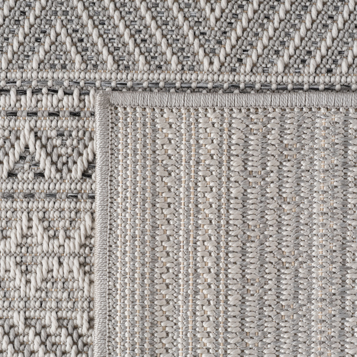 Arsen 1303 Grau – Wetterfester Teppich für Innen- & Außenbereiche