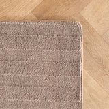 Benzano 1611 Beige – Modern solid-color rug with a timeless design