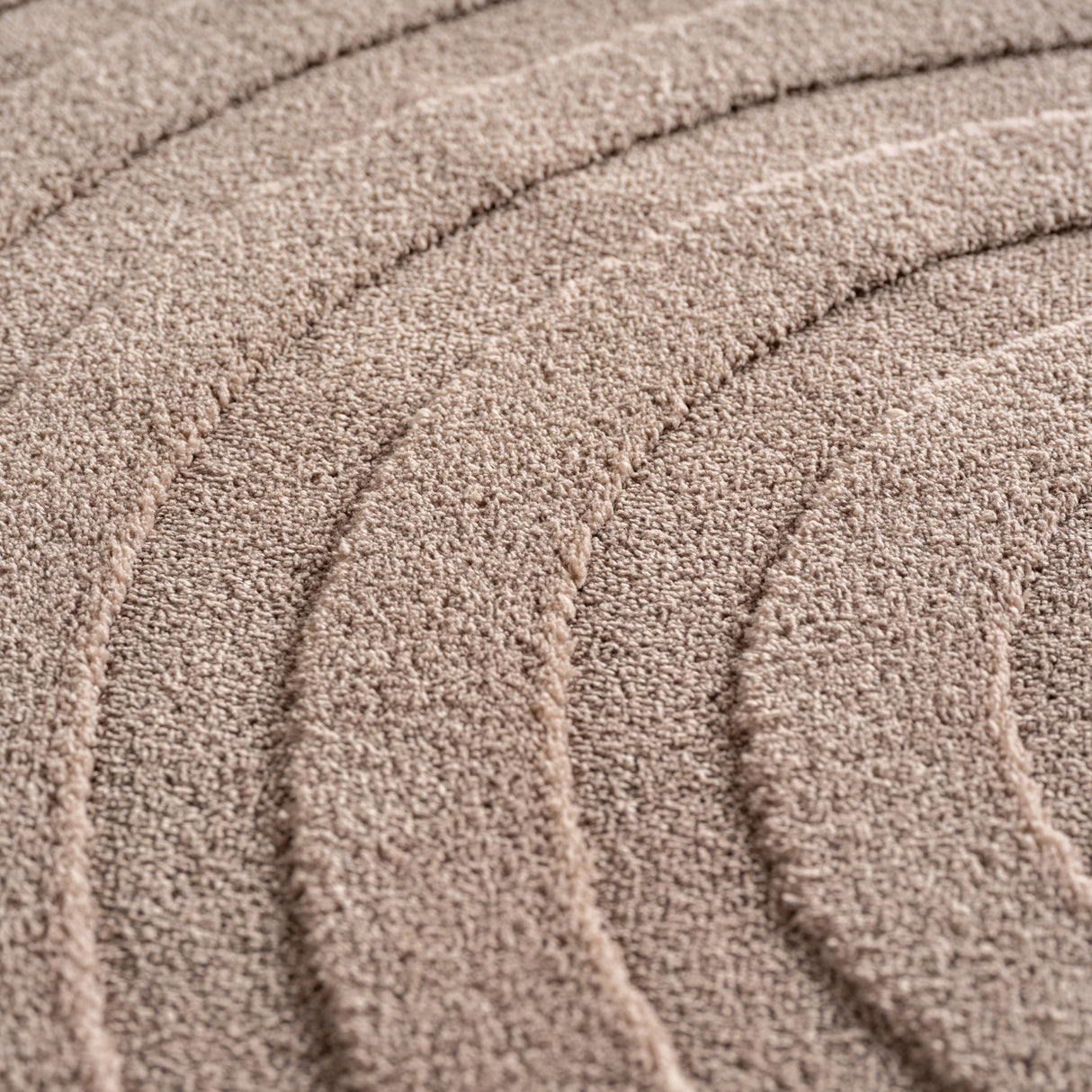 Benzano 1611 Beige – Modern solid-color rug with a timeless design