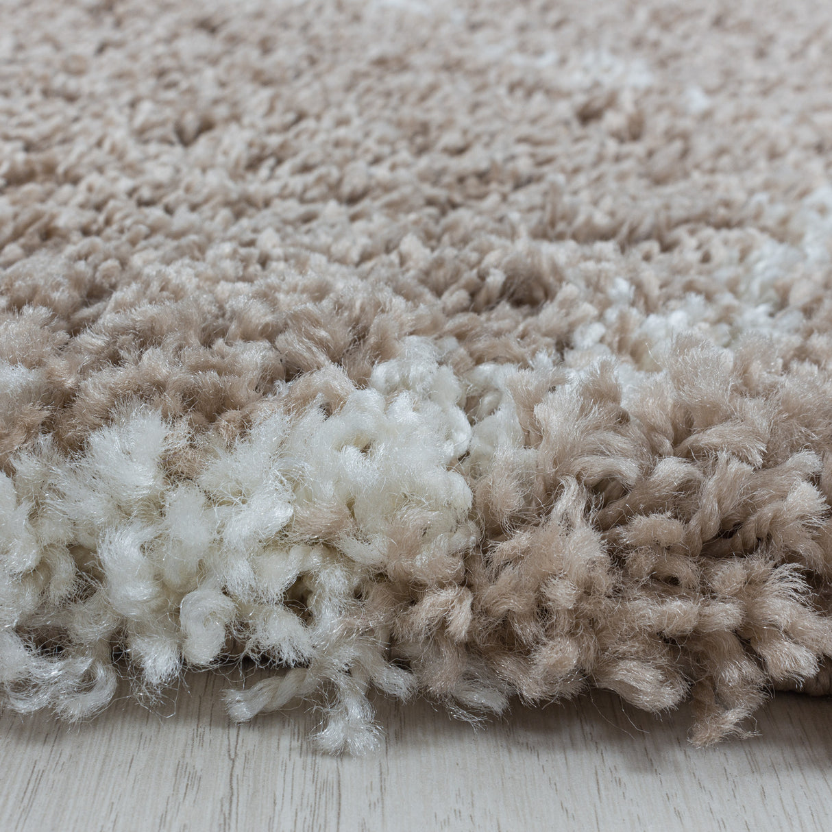 Wellen Shaggy 3201 Beige – Hochflor Shaggy Teppich für extra Komfort