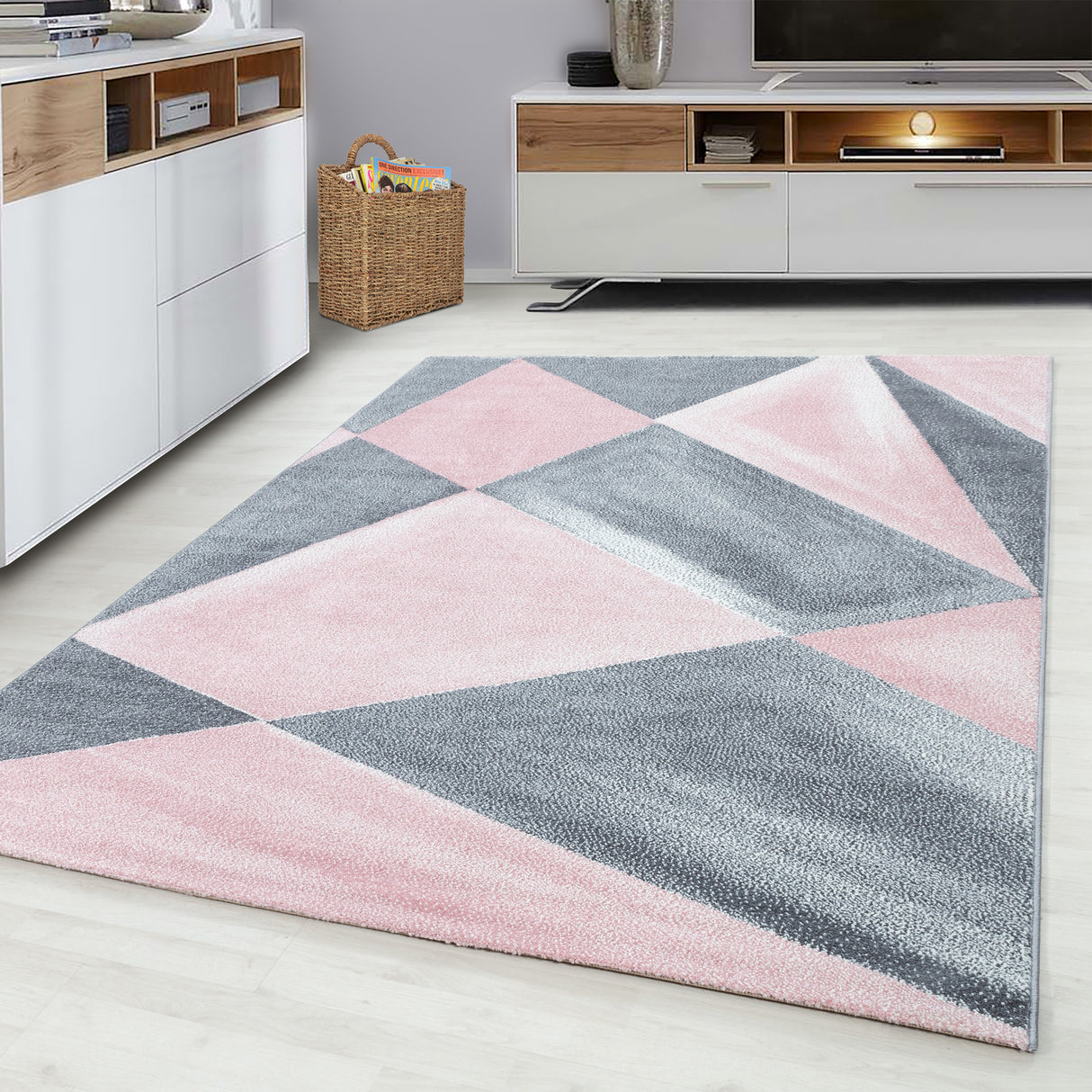 Alfa 1130 Pink – Modern solid-color carpet with a timeless design