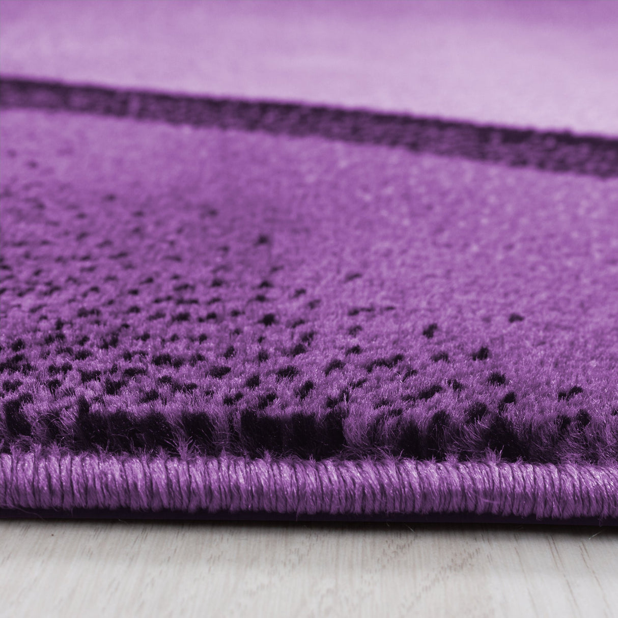 Nour 8010 Violett – Moderner Uni Teppich mit zeitlosem Design