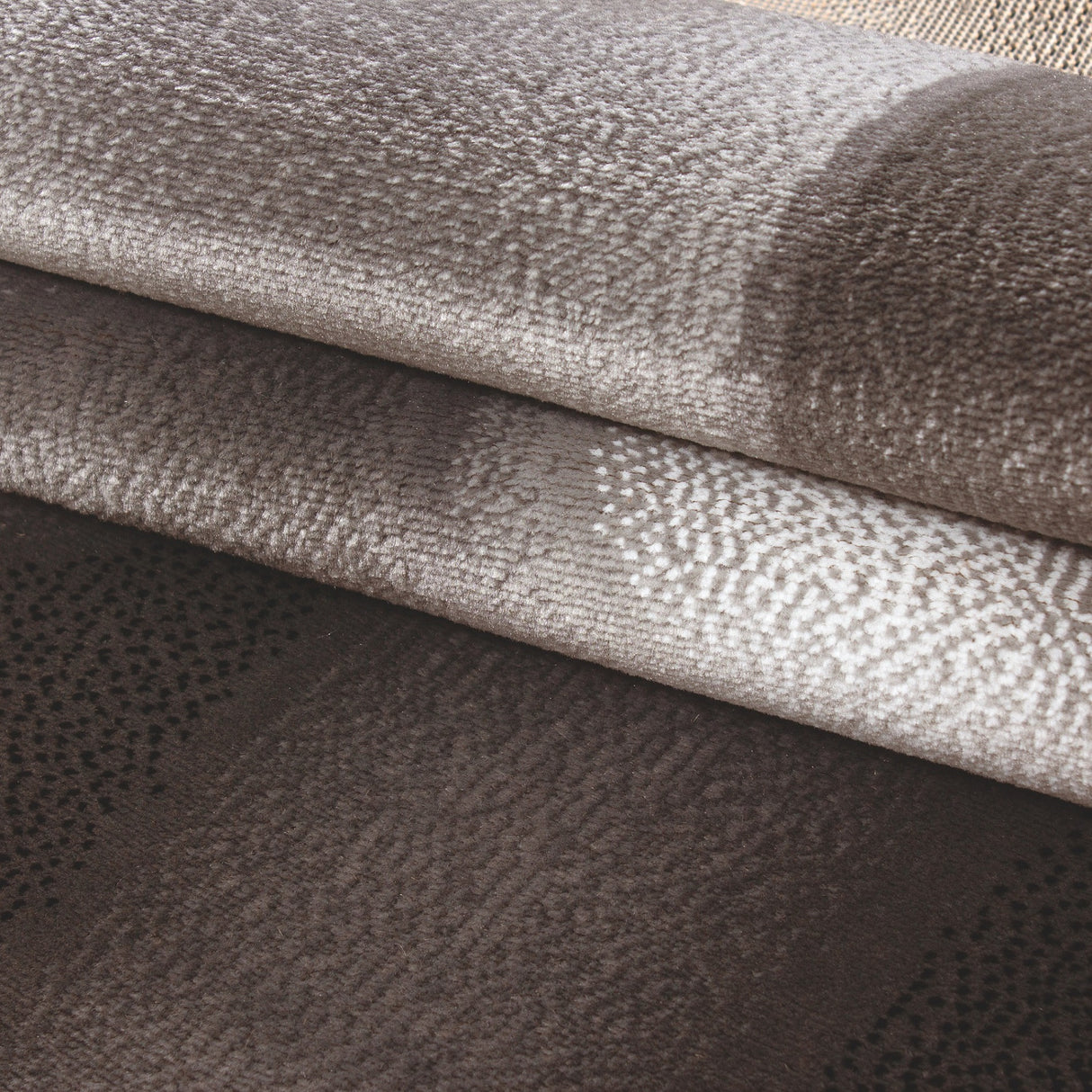 Nour 8008 Braun – Moderner Uni Teppich mit zeitlosem Design