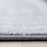 Nour 8007 Siyah – Zamansız bir tasarıma sahip modern, düz renkli halı.