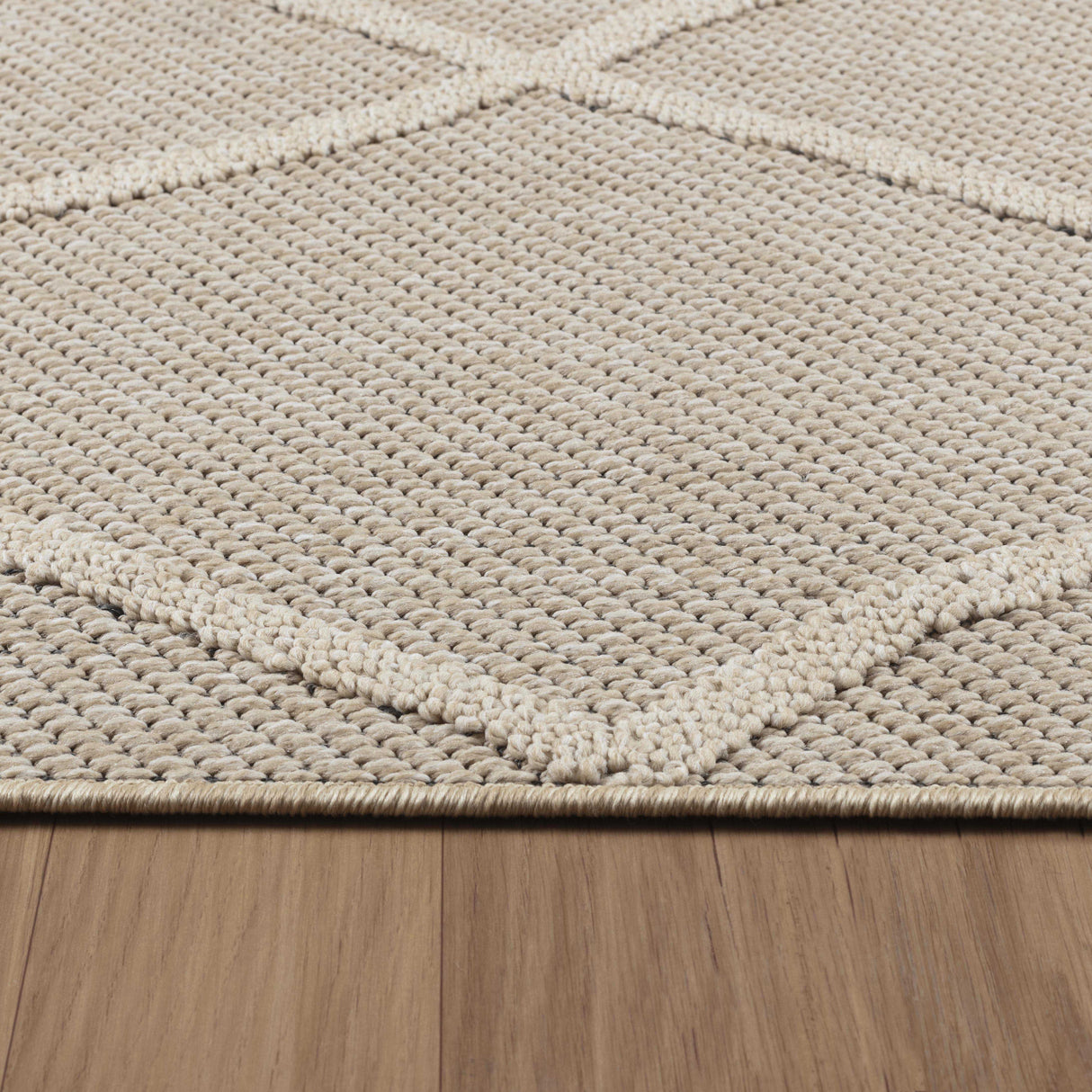 Elava 4952 Beige – Strapazierfähiger Outdoor-Teppich für Balkon und Terrasse