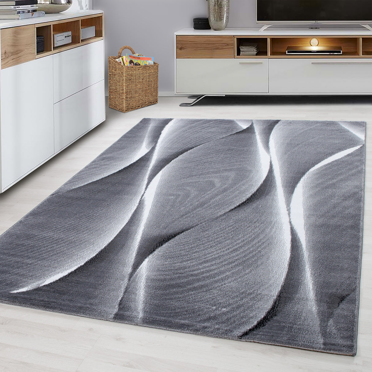 Kristal 9310 Black – Modern solid-color rug with a timeless design