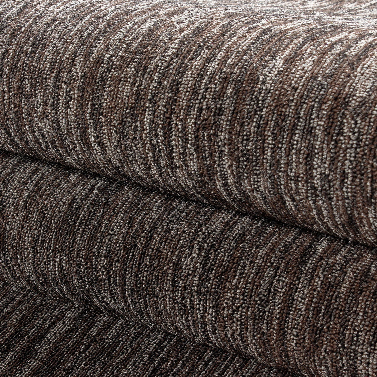 Aura 1800 Braun – Moderner Uni Teppich mit zeitlosem Design