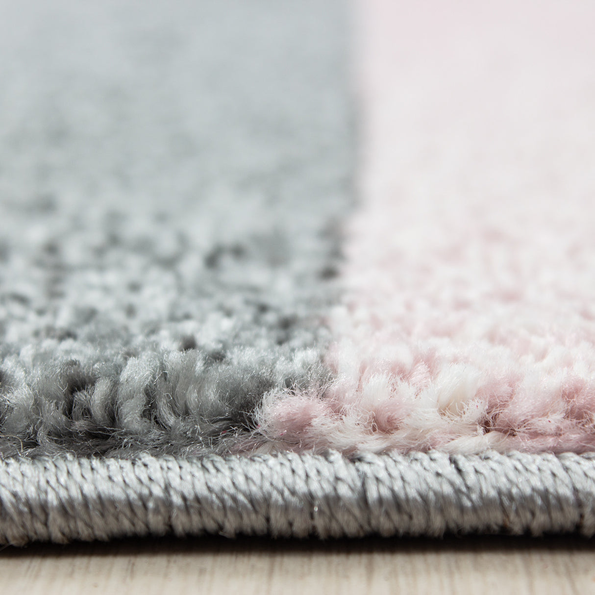 Ocean 1810 Pink – Schlichter Uni Teppich mit ruhiger Ausstrahlung