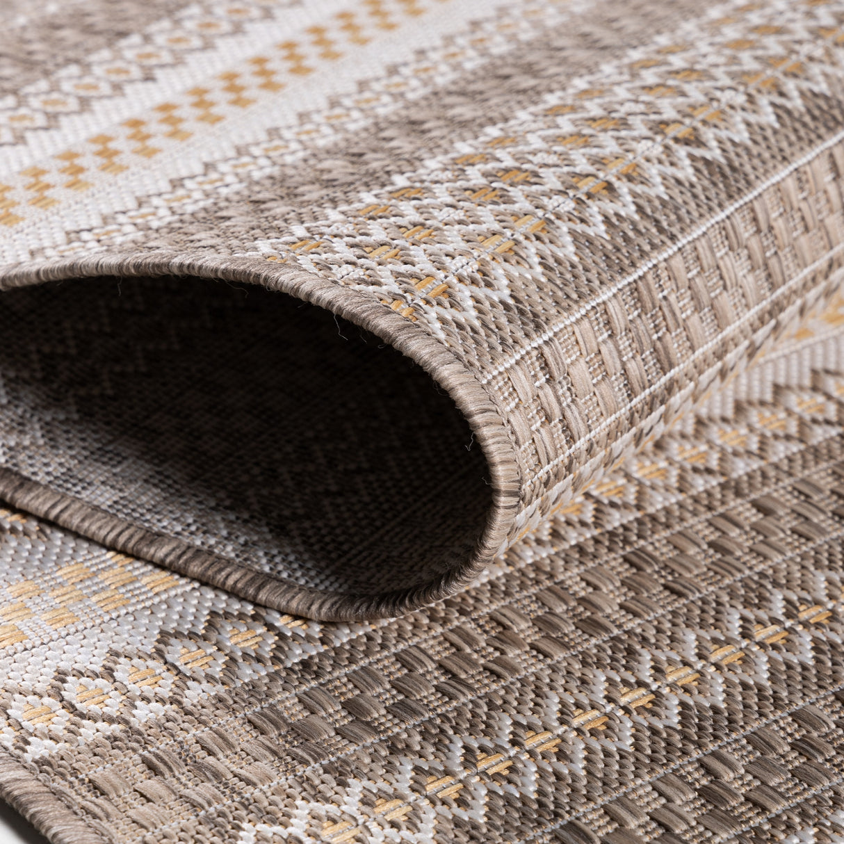 Sunny 4411 Beige – Robust indoor &amp; outdoor carpet for versatile areas